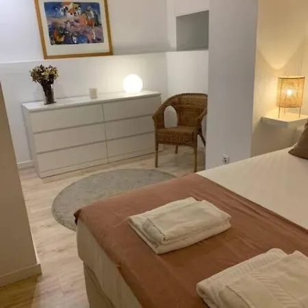 Hip Tailor Made Flat In Estrela!