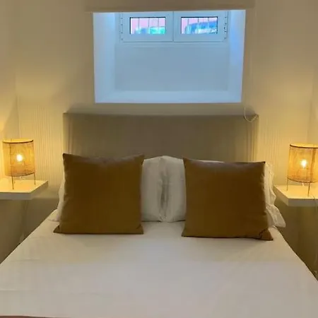 Hip Tailor Made Flat In Estrela! * Лиссабон