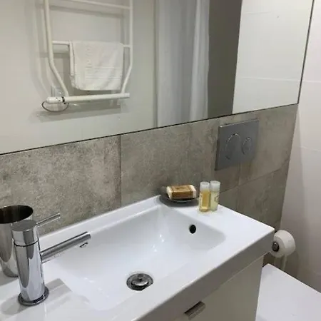 Hip Tailor Made Flat In Estrela! Lejlighed