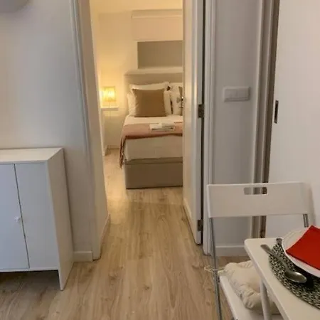 Hip Tailor Made Flat In Estrela! Lisboa